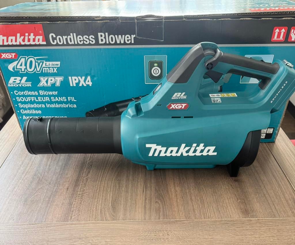 Makita 40V XGT Accu Bladblazer UB001G + opzetstukken, Tuin en Terras, Ophalen of Verzenden, Zo goed als nieuw, Accu