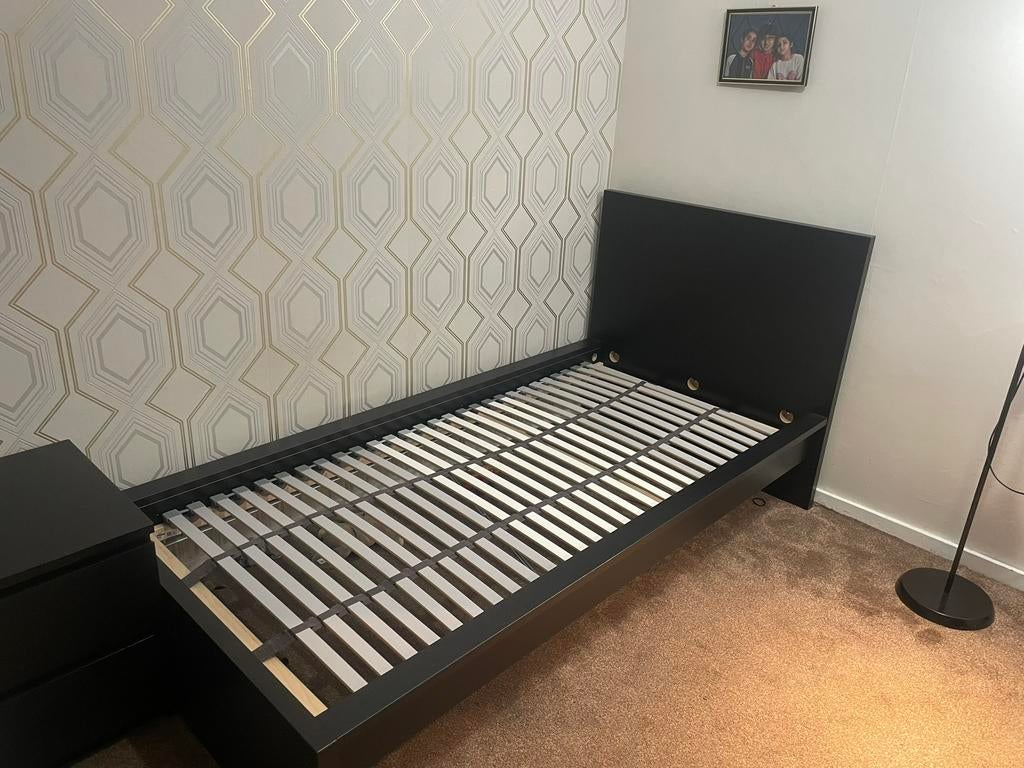 Ikea zwart Malm Bed Met sterk bodem, Huis en Inrichting, Slaapkamer | Bedden, 90 cm, Eenpersoons, Zwart, Ophalen of Verzenden