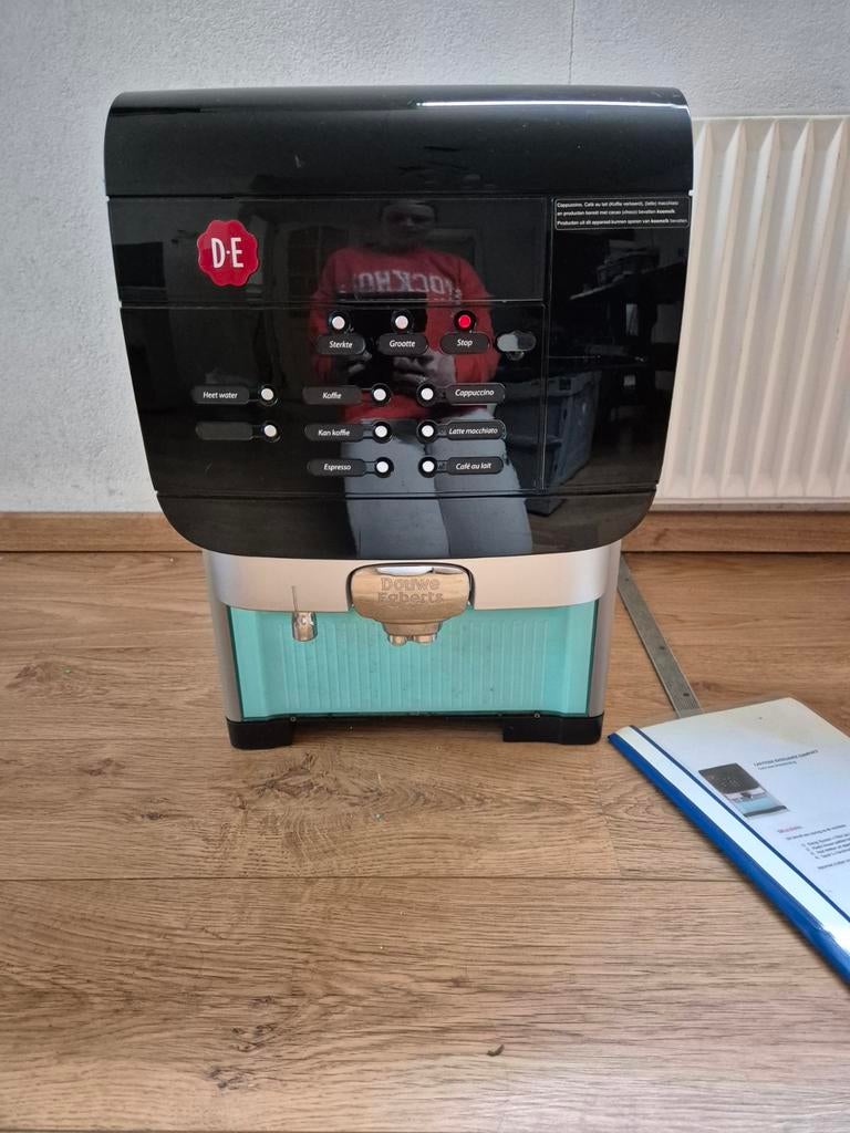 Douwe Egberts koffieautomaat met storing, 10 kopjes of meer, Ophalen, Koffiemachine
