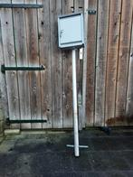 Metalen brievenbus. Op paal., Ophalen, Gebruikt, IJzer, Staande brievenbus