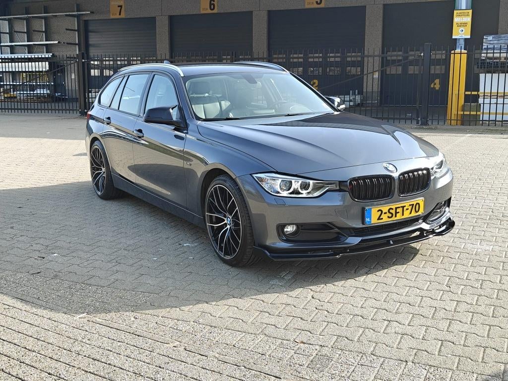BMW 3-Serie 1.6 316I Touring AUT 2013 Grijs, Automaat, Lichtsensor, Zwart, 4 cilinders