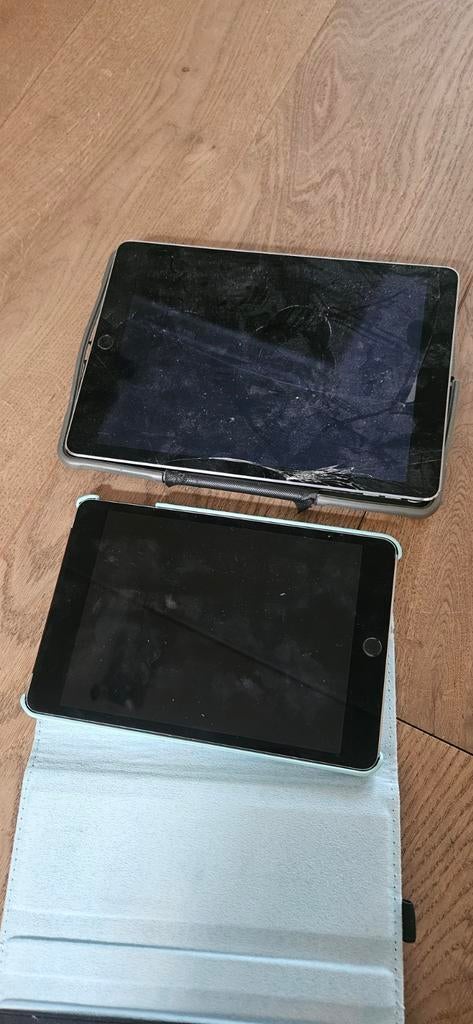2x iPad: iPad & iPad Mini - Gebruikt, Computers en Software, Apple iPads, 10 inch, Gebruikt, 32 GB, Apple iPad