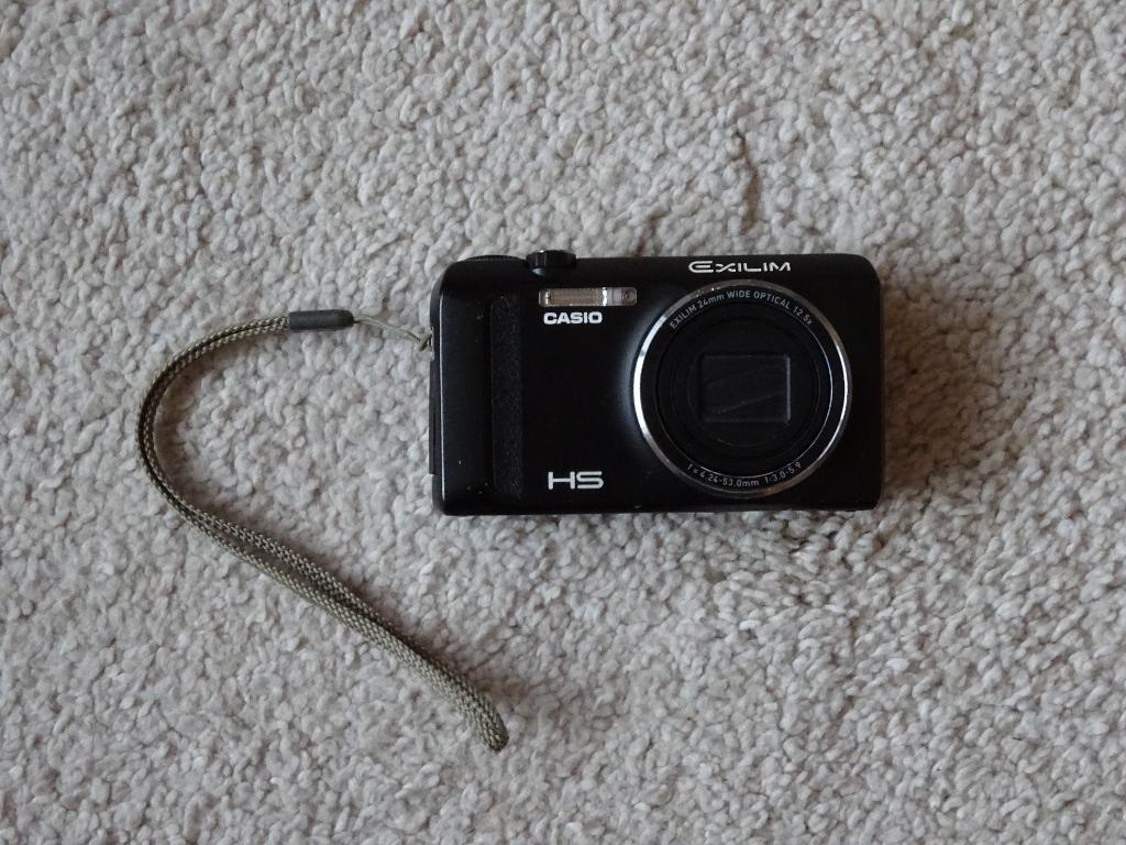 Casio Exilim EX-ZR400 (scherm kapot), Audio, Tv en Foto, Fotocamera's Digitaal, Gebruikt, Compact, Ophalen of Verzenden, Overige Merken