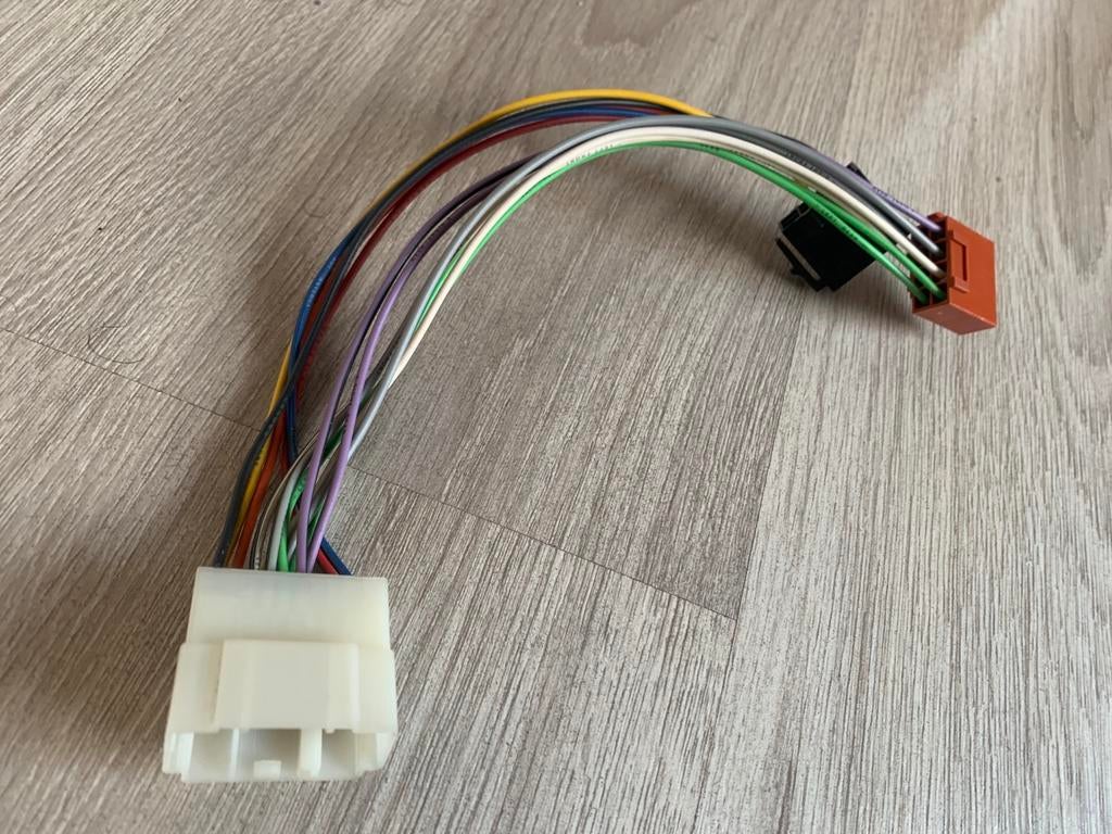 Autoradio ISO naar Suzuki swift adapter, Ophalen of Verzenden, Zo goed als nieuw