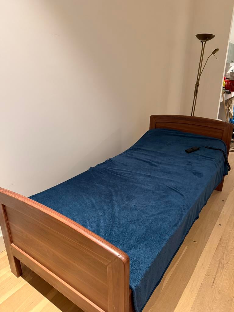 Senioren bed, Ophalen of Verzenden, Zo goed als nieuw, Eenpersoons