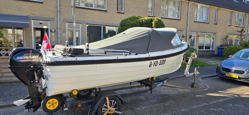 Lifestyle 495 comfort 25pk mercury (vaarbewijsvrij)., Watersport en Boten, Ophalen, 10 tot 30 pk, Zo goed als nieuw, Tot 6 meter