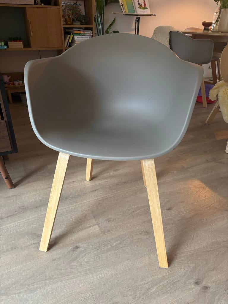 Zes Nous Living eetkamerstoelen, kuipstoelen, Ophalen, Kunststof, Zo goed als nieuw, Grijs