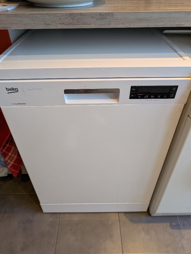 Vaatwasser Beko DFN28422W, Witgoed en Apparatuur, Vaatwasmachines, Ophalen, Gebruikt, 60 cm of meer, Minder dan 10 liter