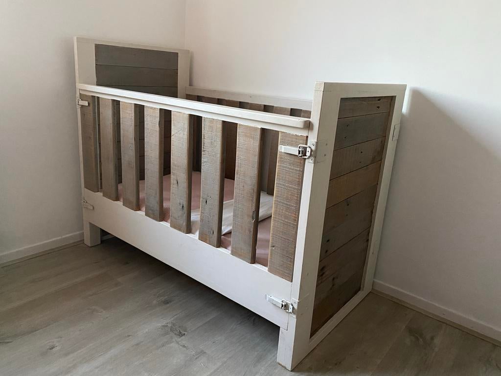 Uniek Ledikantje met kliksysteem - Combitex Noord-Scharwoude, Kinderen en Baby's, Babywiegjes en Ledikanten, Gebruikt, Ledikant