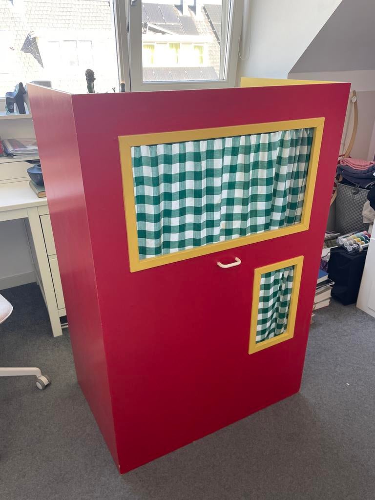 Leuke poppenkast met handpopjes, Ophalen, Gebruikt, Jongen of Meisje