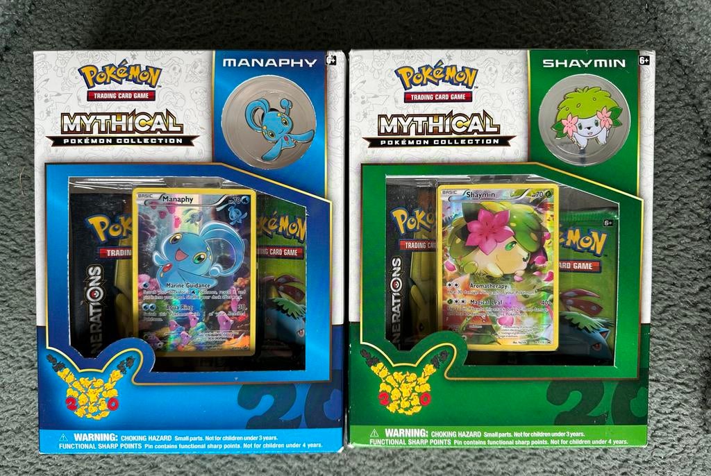 Pokémon Mythical Collection 20th Anniversary Generations, Hobby en Vrije tijd, Verzamelkaartspellen | Pokémon, Ophalen of Verzenden