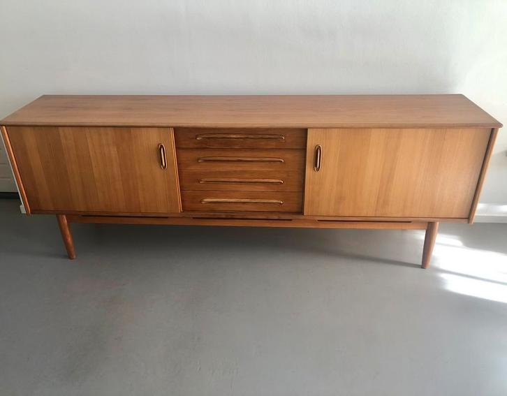 Vintage teak Scandinavisch design dressoir lowboard Cortina, Huis en Inrichting, Kasten | Dressoirs, Zo goed als nieuw, 200 cm of meer