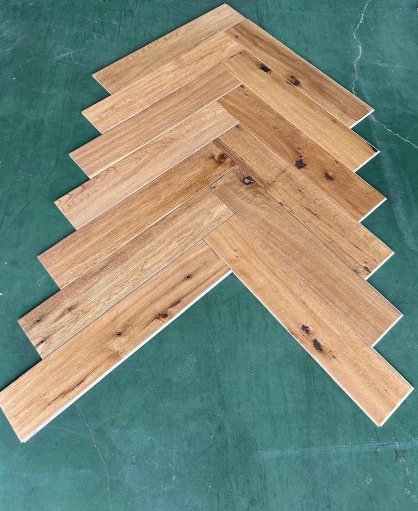 80m2 Eiken visgraat parket vloer 710x140x12 mm, Ophalen of Verzenden, Zo goed als nieuw, 75 m² of meer, Parket