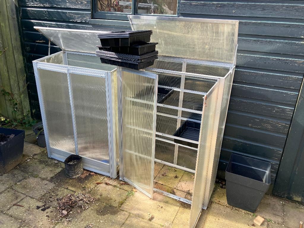 2 muurkasjes 40x76x100cm hoog met 16 kweekbakken, Ophalen, Muurkas, Aluminium, Polycarbonaat