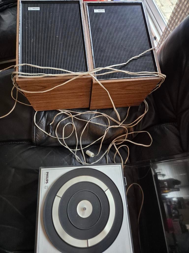 Philips 715 platenspeler met 2 sets boxen, Ophalen, Philips