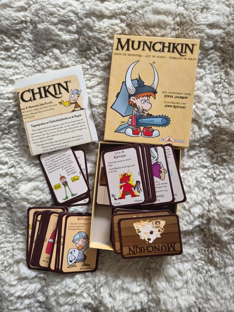Munchkin kaartspel. Dood de Monsters, Jat de Schat!, Vijf spelers of meer, Ophalen of Verzenden, Zo goed als nieuw, 999 Games