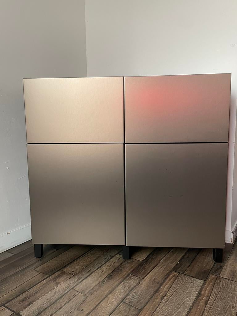 Prachtige besta opberger.Bronze deuren met zwart/bruin fram, Ophalen, Zo goed als nieuw