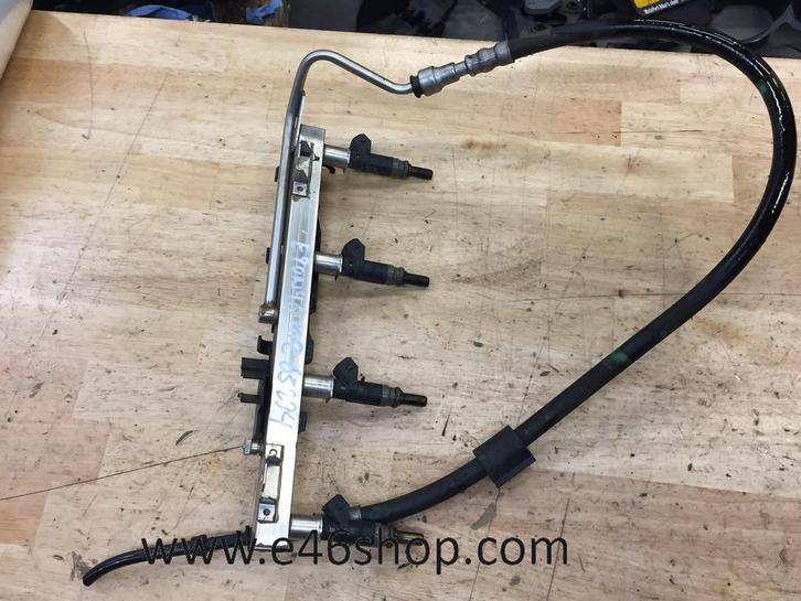 Brandstofrail met injectoren BMW E90 E91 320i N46 motor, Auto-onderdelen, Brandstofsystemen, BMW, Gebruikt, Ophalen of Verzenden