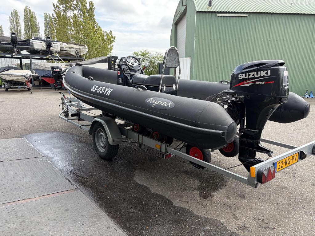 Roughneck 5,50 Suzuki DF 60 Kalf trailer, Watersport en Boten, Rubberboten, Gebruikt, Benzine, Minder dan 70 pk, Overige merken