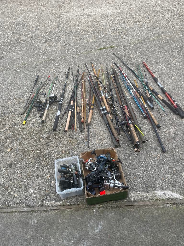 Grote partij werphengels en molens (25+ hengels, 10+ molens), Ophalen of Verzenden, Gebruikt, Werphengel