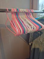 Kinderkledinghangers - ruim 60 stuks, Ophalen of Verzenden, Nieuw