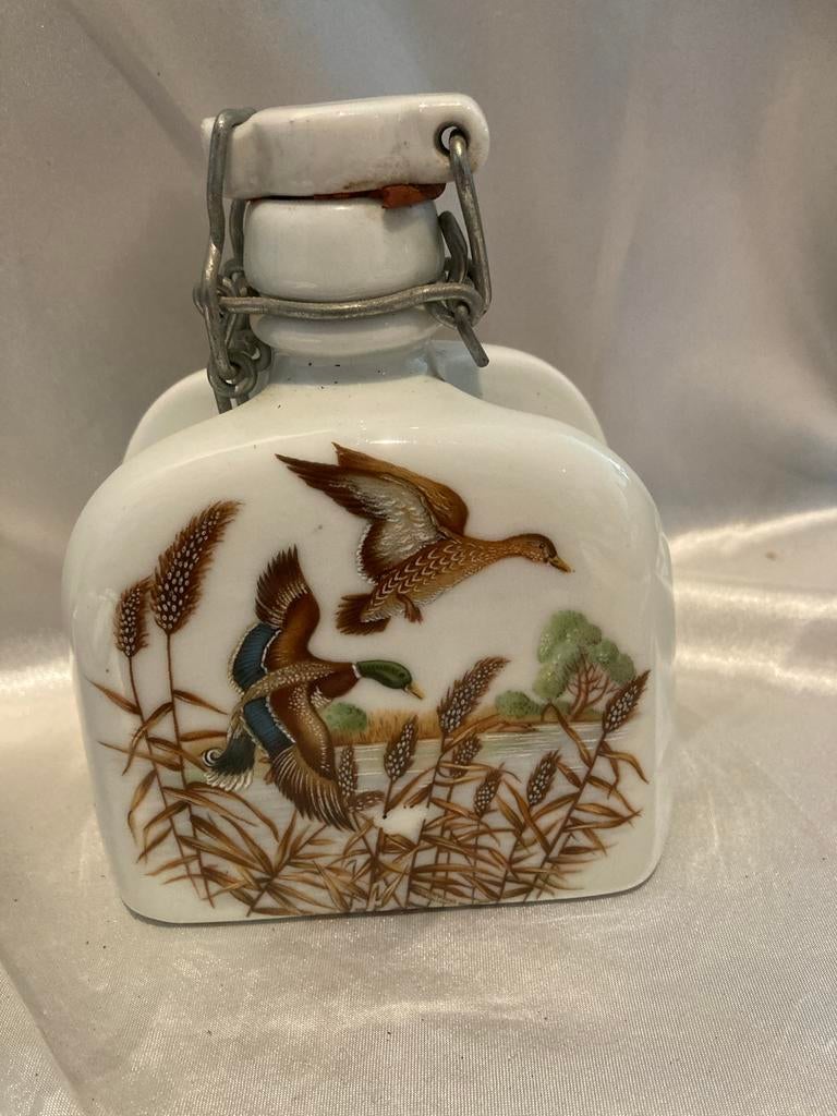 Porseleinen beugelfles met eenden, Funny design W Germany, Ophalen of Verzenden