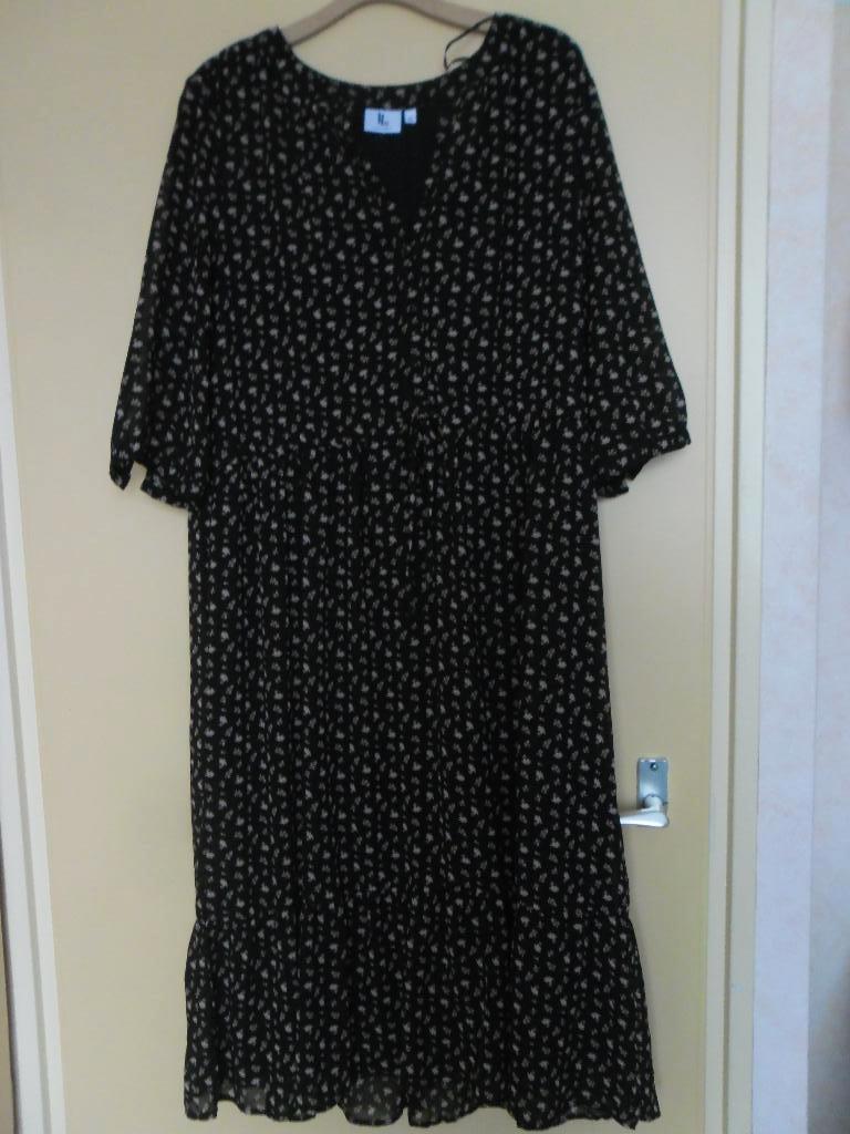 Nieuwe dames jurk. Maat 42, Maat 42/44 (L), Nieuw, Ophalen of Verzenden, Onder de knie