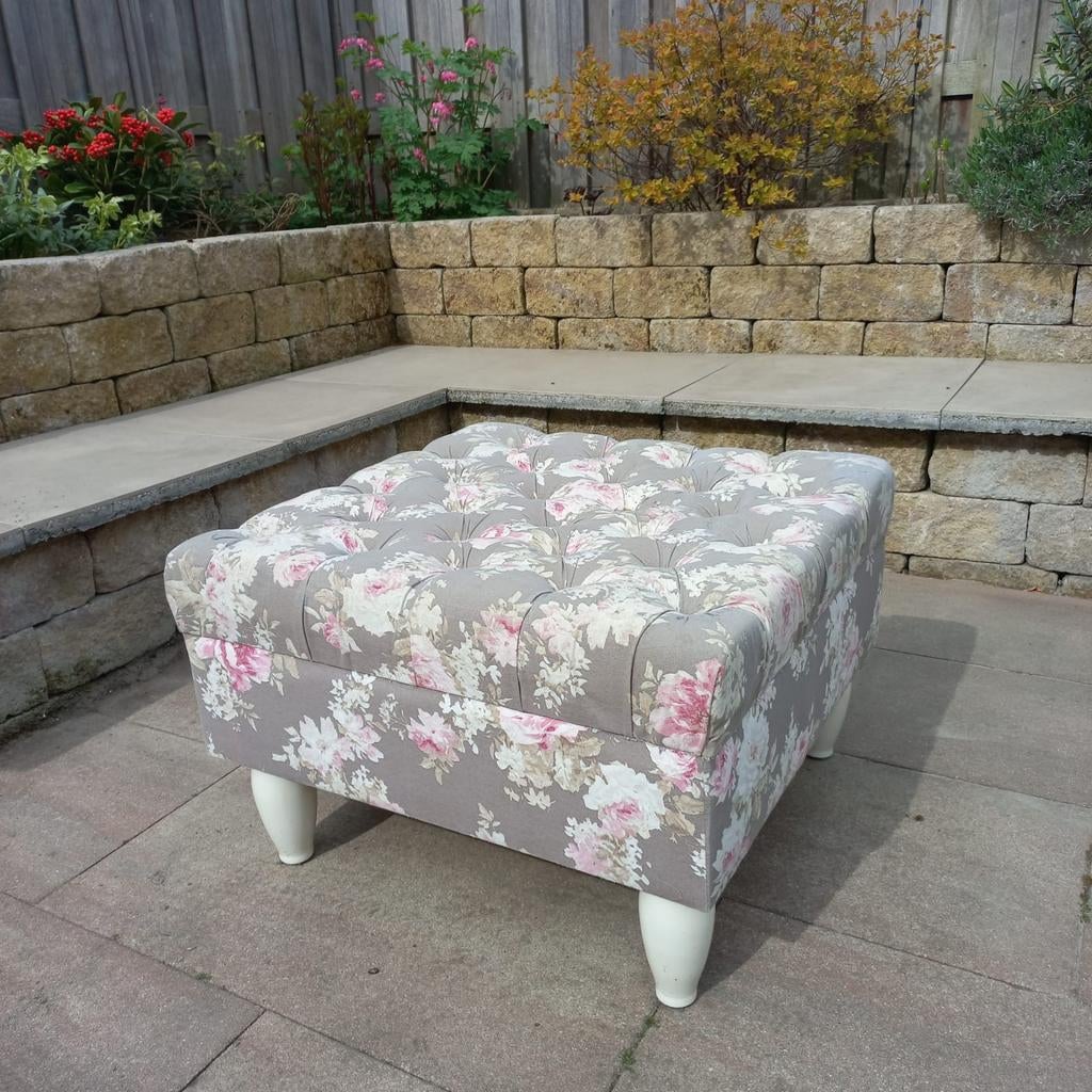 Bloemenprint Poef - Comfortabel en Stijlvol, Huis en Inrichting, Banken | Voetenbanken en Poefen, Ophalen of Verzenden, Zo goed als nieuw