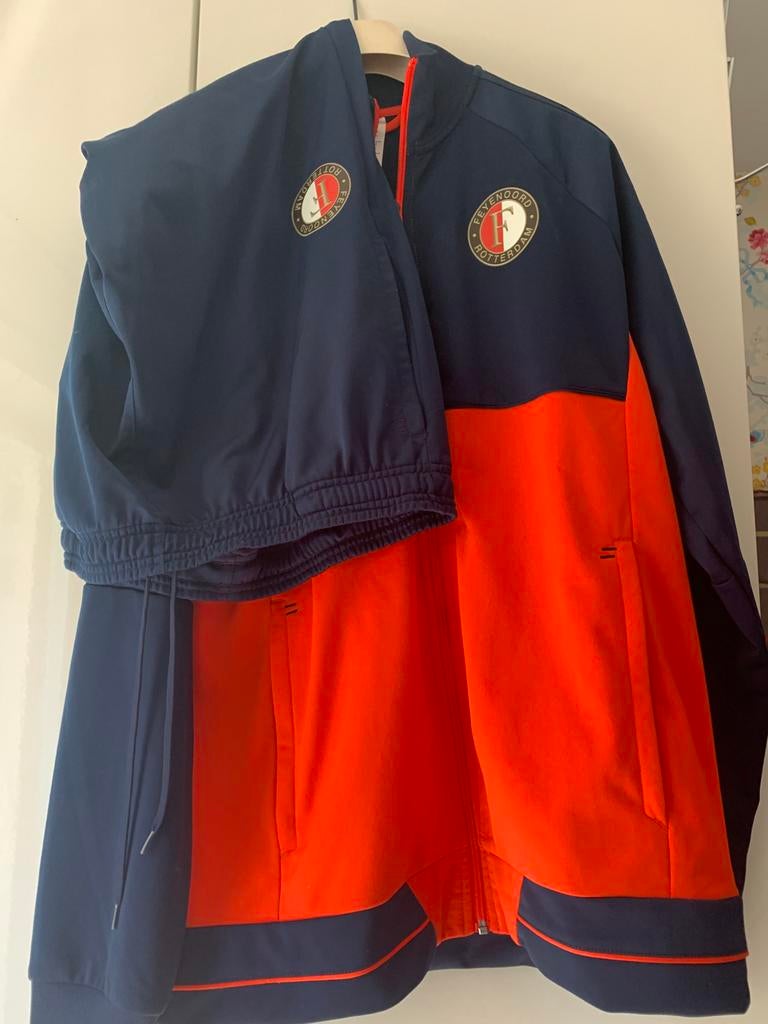 Feyenoord Adidas trainingspak maat L oranje/blauw, Ophalen, Maat 52/54 (L), Oranje, Zo goed als nieuw