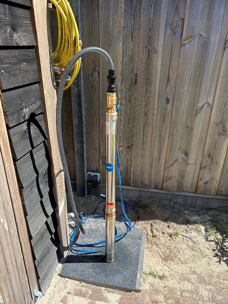 Bronpomp, Tuin en Terras, Ophalen, Zo goed als nieuw, Elektrisch, Bronpomp