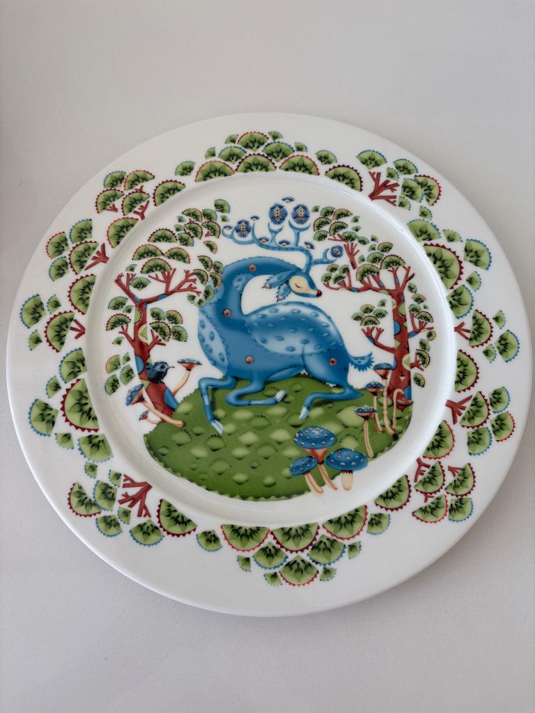 Iittala Satumetsa bord 30 cm, Ophalen of Verzenden, Zo goed als nieuw, Bord(en), Overige stijlen