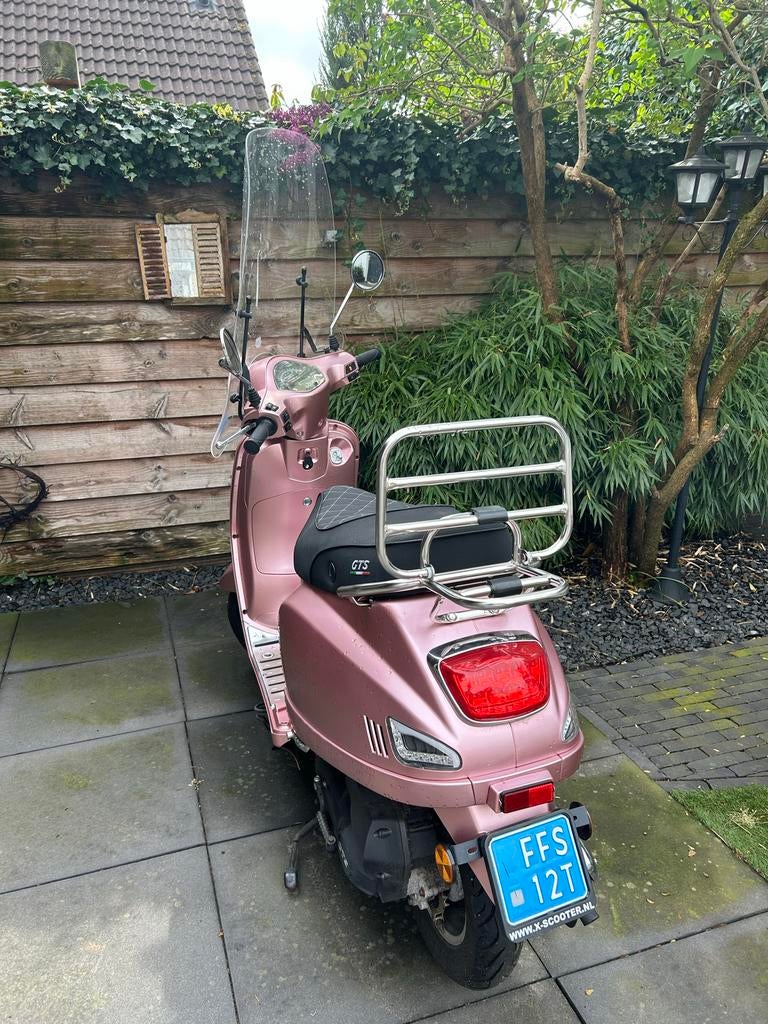 Roze GTS Scooter, Ophalen, Gebruikt, Overige typen, Overige merken