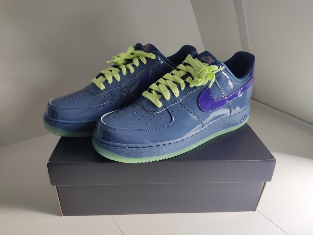 Nike Air Force 1 Low QS Mystic Navy Grape Ice maat 45/11, Kleding | Heren, Schoenen, Blauw, Nike, Nieuw, Ophalen of Verzenden