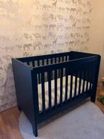 Ledikant zwart zo goed als nieuw, Kinderen en Baby's, Babywiegjes en Ledikanten, Ophalen, Zo goed als nieuw, Ledikant