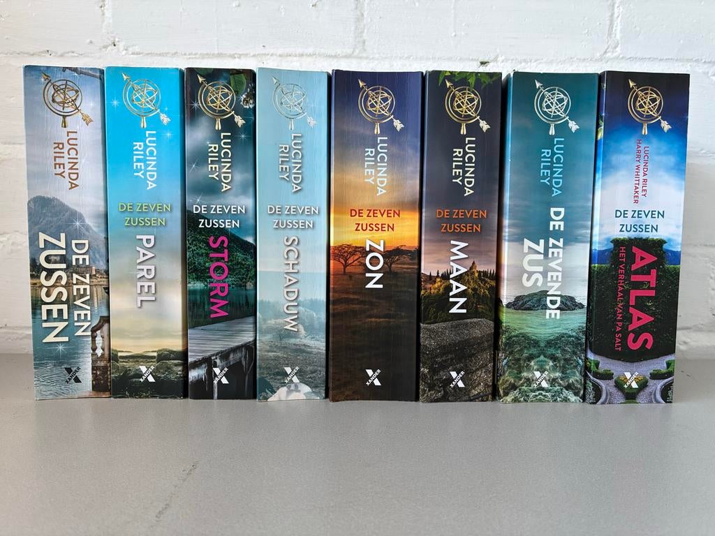 Complete set De Zeven Zussen - Lucinda Riley (8 boeken), Ophalen of Verzenden, Zo goed als nieuw