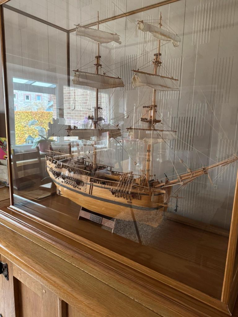 Endeavour, Hobby en Vrije tijd, Modelbouw | Boten en Schepen, Ophalen, Zo goed als nieuw