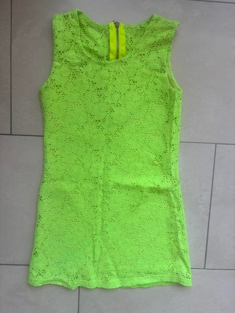 Nieuwstaat kant jurk maat 128, Kinderen en Baby's, Kinderkleding | Maat 128, Ophalen of Verzenden, Zo goed als nieuw, Meisje, Jurk of Rok