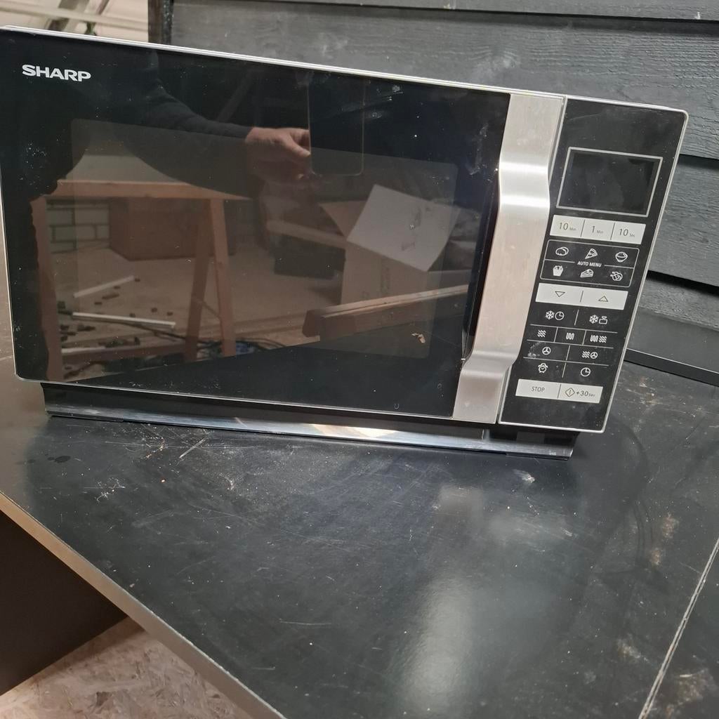 Sharp R860S Combimagnetron - Zilver/Zwart, Witgoed en Apparatuur, Magnetrons, Combimagnetron, Gebruikt, Grill, Ophalen of Verzenden