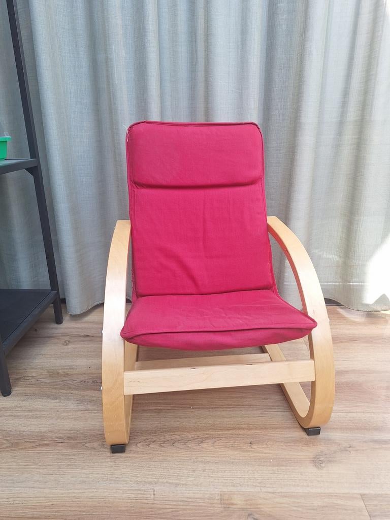 Ikea stoel voor kinderen, Kinderen en Baby's, Kinderkamer | Tafels en Stoelen, Ophalen of Verzenden, Gebruikt, Stoel(en)