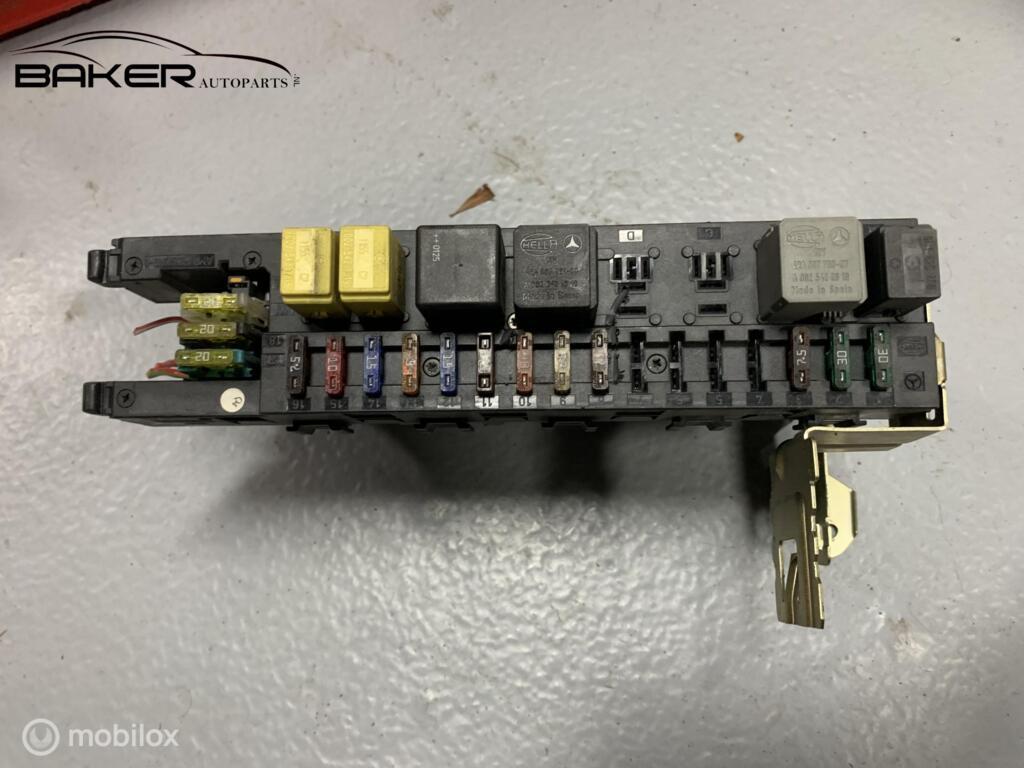 Zekeringkast Mercedes C-klasse W203 ('00-'07) 2035450701, Auto-onderdelen, Gebruikt, Mercedes-Benz, Ophalen of Verzenden, Mercedes-Benz