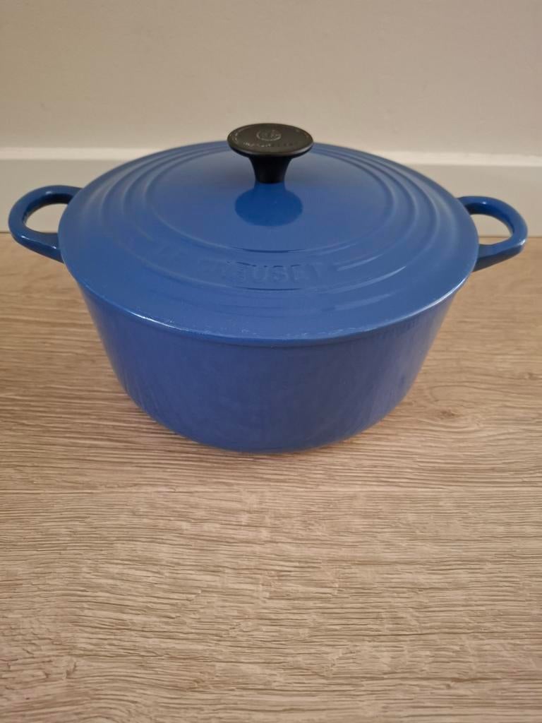Le Creuset Braadpan 22cm Azuurblauw - Zo goed als nieuw, Ophalen of Verzenden, Zo goed als nieuw, Gietijzer, Koekenpan of Braadpan