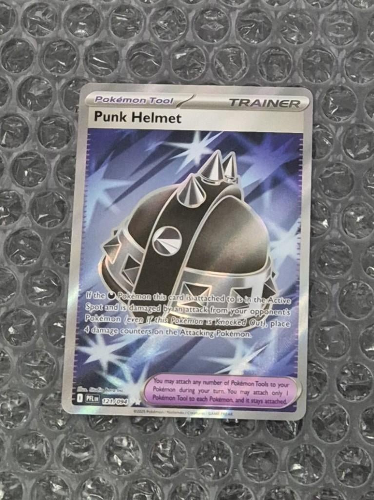 Punk Helmet 121/094 Phantasmal Flames PFL Mega Evolutions, Ophalen of Verzenden, Zo goed als nieuw, Losse kaart, Foil