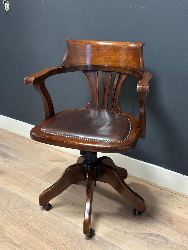 Klassieke bureaustoel, Antiek en Kunst, Antiek | Kantoor en Zakelijk, Ophalen