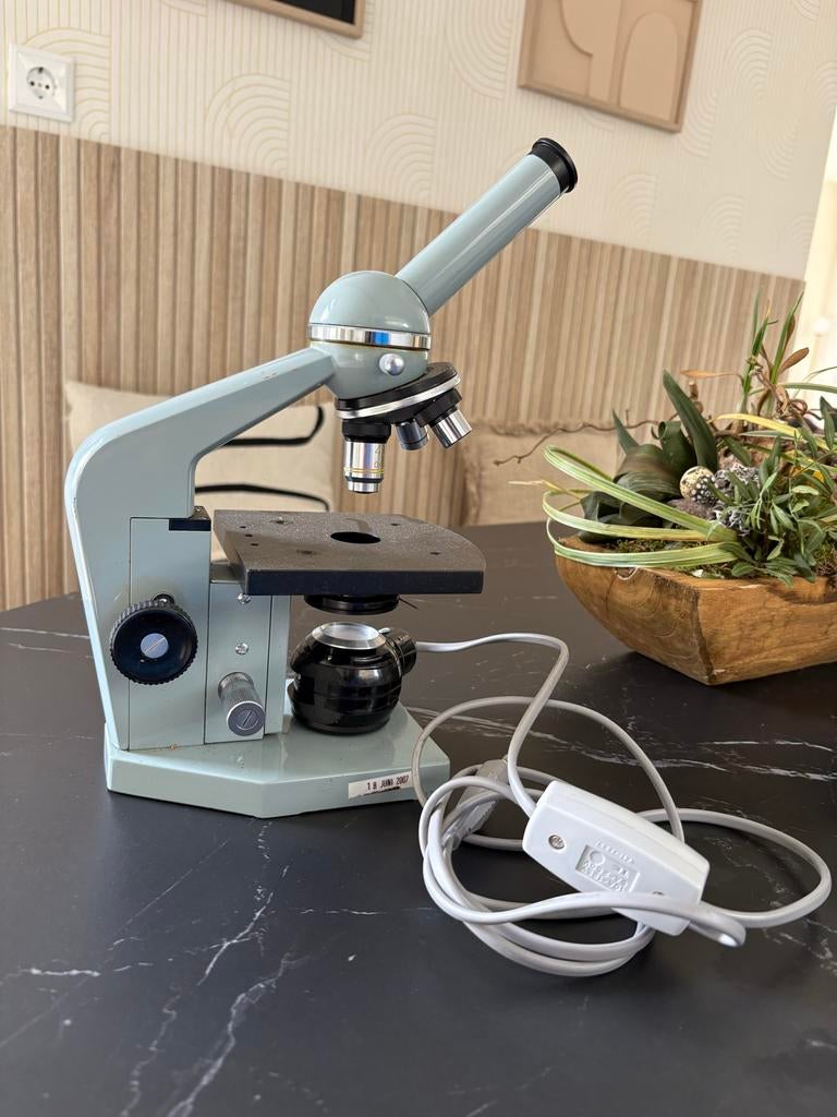 Euromex microscoop, Audio, Tv en Foto, Optische apparatuur | Microscopen, Ophalen of Verzenden, Gebruikt, 400x tot 1000x, Biologische microscoop