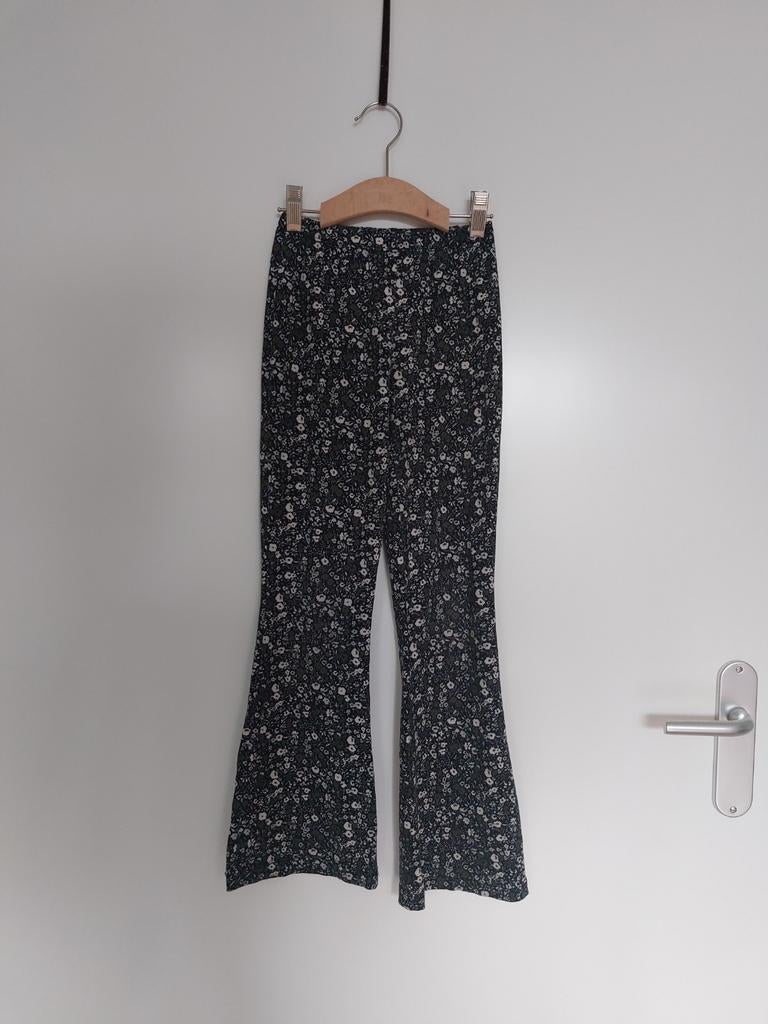 Flared legging maat 122-128 Flared broek 122-128 z.g.a.n., Ophalen of Verzenden, Zo goed als nieuw, Meisje, Broek