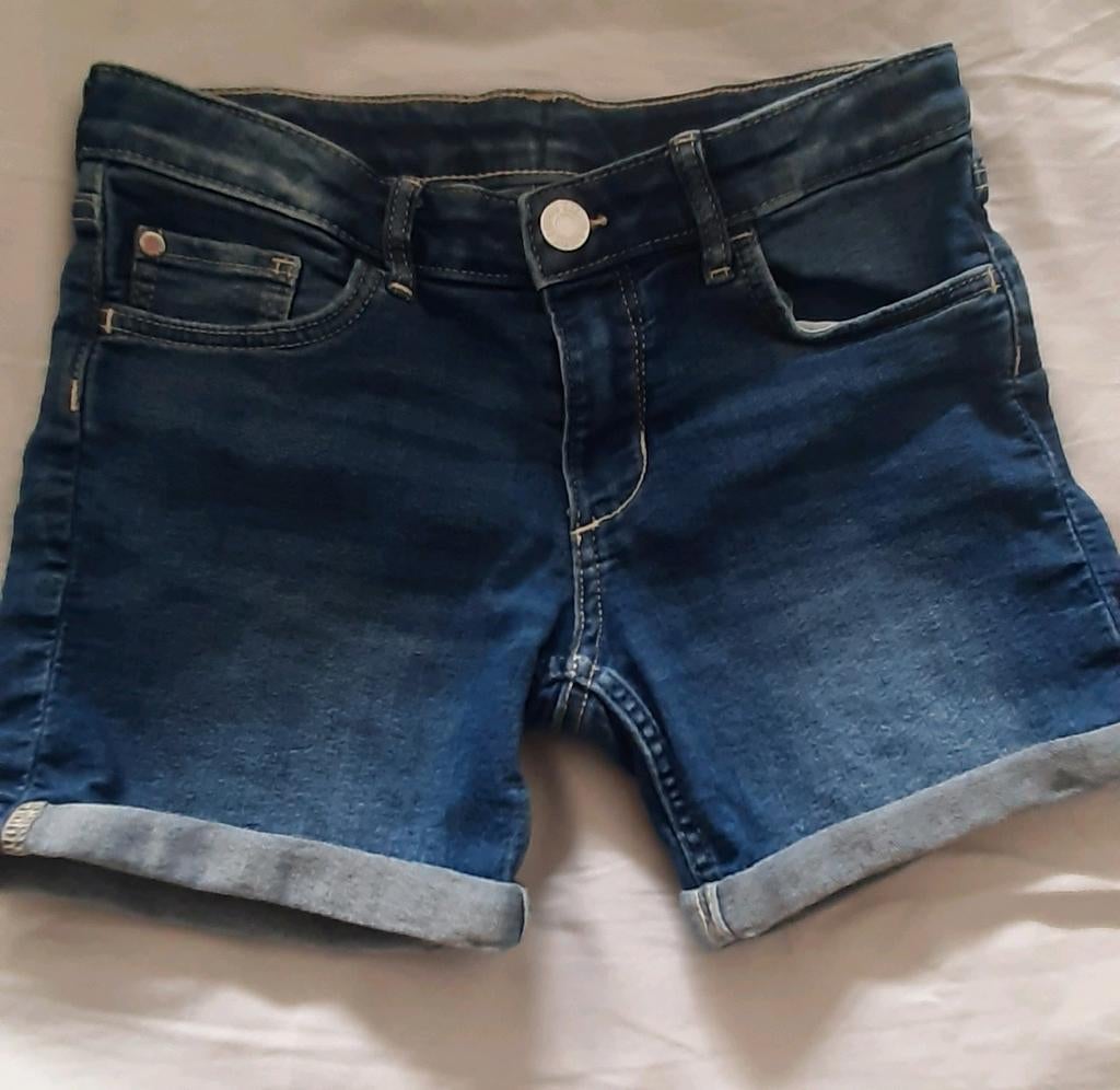 Short / korte jeans broek maat 128 h&m zgan, Kinderen en Baby's, Kinderkleding | Maat 128, Broek, Meisje, H&M, Ophalen of Verzenden