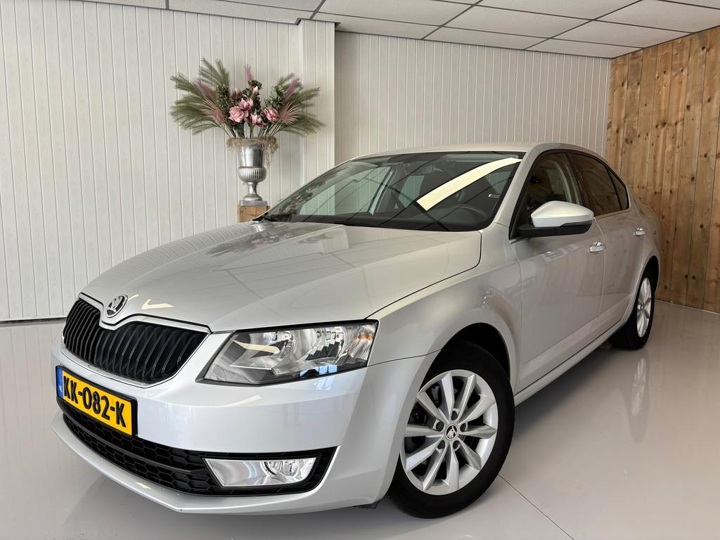 Skoda Octavia 1.0 TSI, BUSINESS AUTOMAAT, TREKHAAK, NAVI, CR, Stof, Gebruikt, Zwart, 49 €/maand