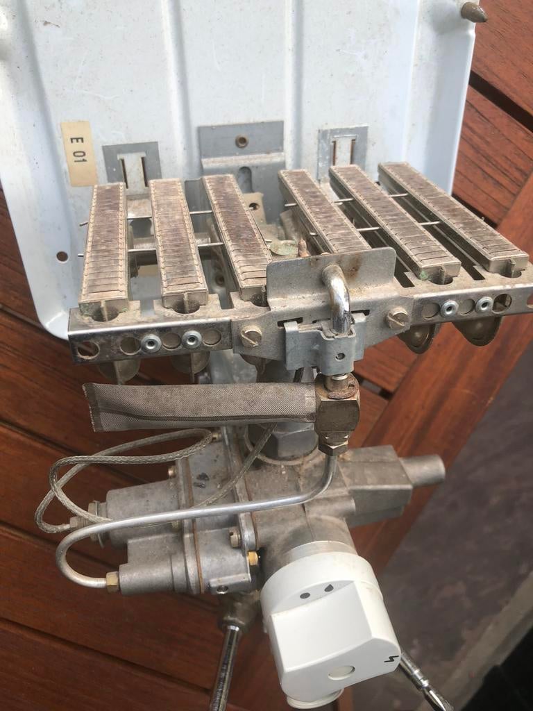Valliant branderbed en water gedeelte keukengeiser., Doe-het-zelf en Verbouw, Geisers en Boilers, Gebruikt, Minder dan 3 jaar oud