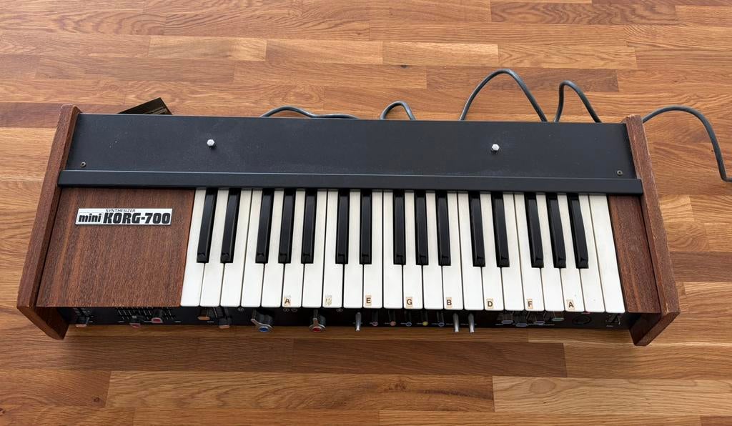 Korg MiniKORG 700 vintage synth (vaste prijs), Muziek en Instrumenten, Synthesizers, Ophalen, Gebruikt, Overige aantallen, Korg