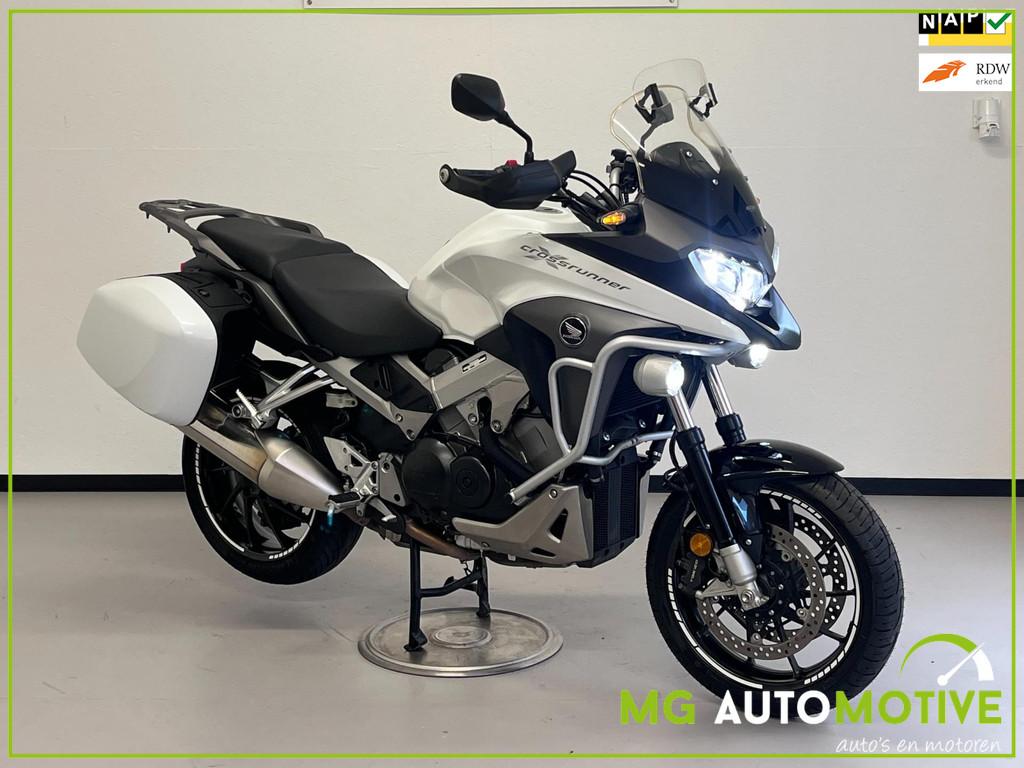 Honda VFR 800 X | VFR800X | 800X Crossrunner C-ABS | Net een, Motoren, Motoren | Honda, 782 cc, Bedrijf, Honda Motor Europe Limited – Netherlands